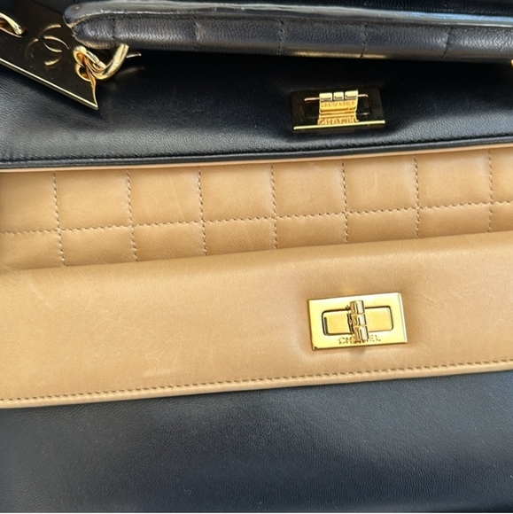 CHANEL Black and Tan Dual-Flap Shoulder Bag - Picture 4 of 10